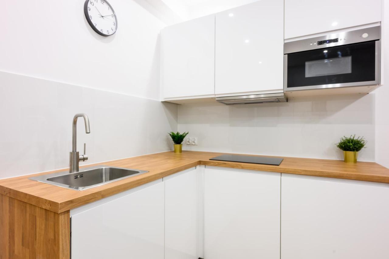 Cracow Rent Apartments - Spacious Apartments For 2-7 People In Quiet Area - Kolberga Street Nr 3 - 10 Min To Main Square By Foot Krasków Eksteriør bilde