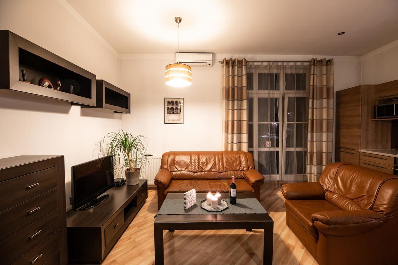 Cracow Rent Apartments - Spacious Apartments For 2-7 People In Quiet Area - Kolberga Street Nr 3 - 10 Min To Main Square By Foot Krasków Eksteriør bilde