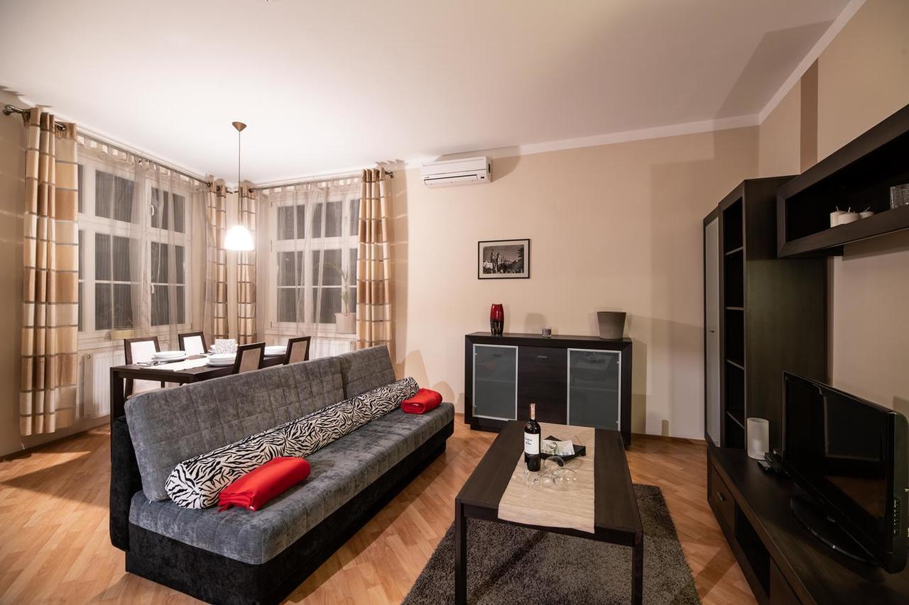 Cracow Rent Apartments - Spacious Apartments For 2-7 People In Quiet Area - Kolberga Street Nr 3 - 10 Min To Main Square By Foot Krasków Eksteriør bilde