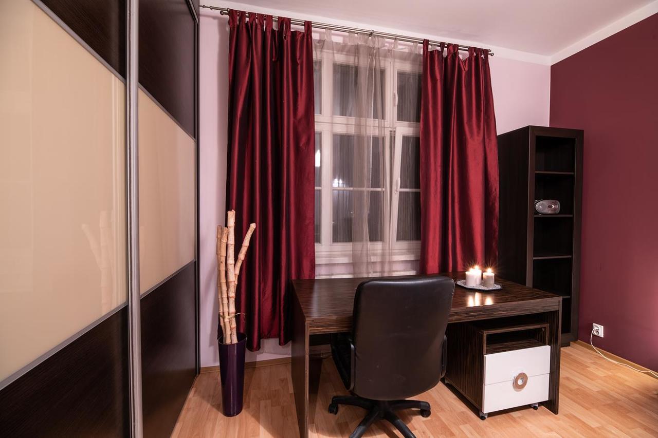 Cracow Rent Apartments - Spacious Apartments For 2-7 People In Quiet Area - Kolberga Street Nr 3 - 10 Min To Main Square By Foot Krasków Eksteriør bilde