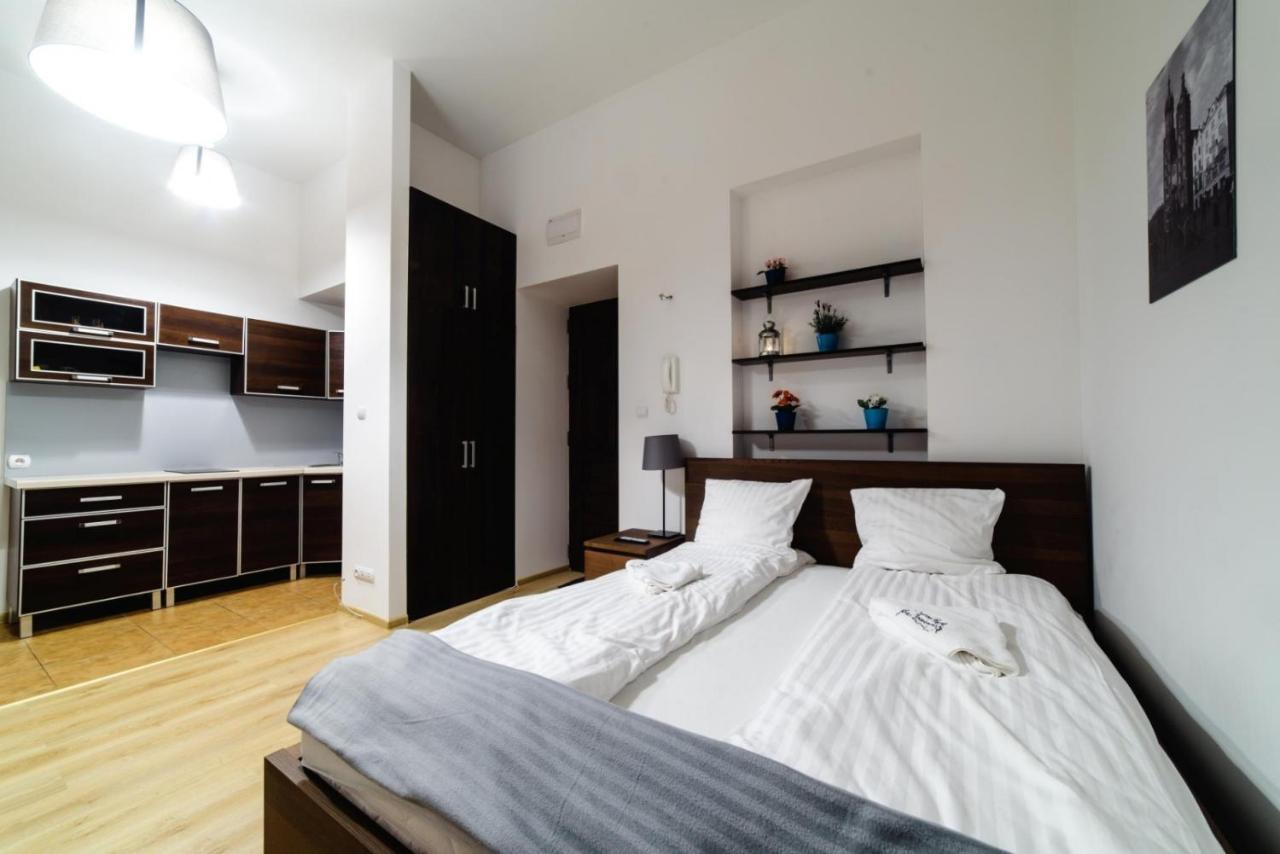 Cracow Rent Apartments - Spacious Apartments For 2-7 People In Quiet Area - Kolberga Street Nr 3 - 10 Min To Main Square By Foot Krasków Eksteriør bilde