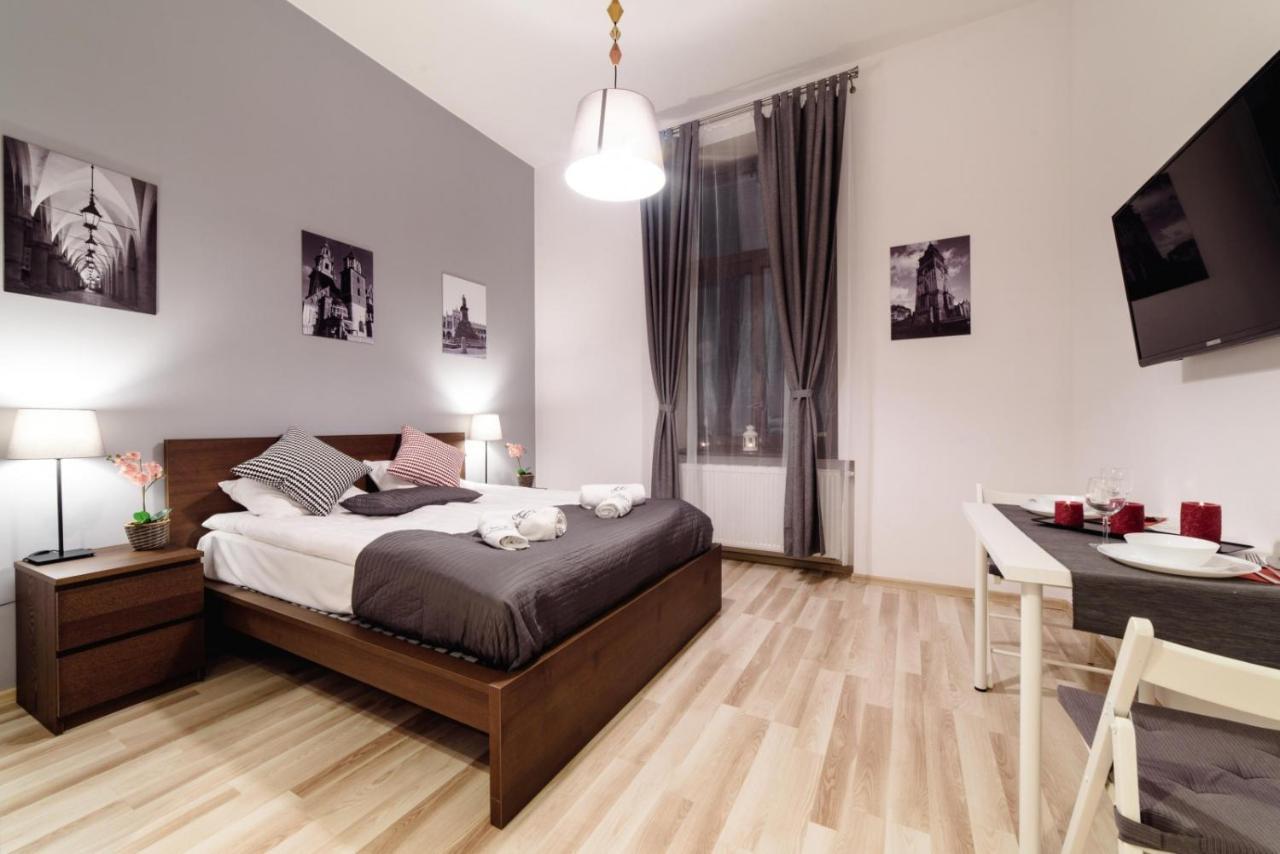 Cracow Rent Apartments - Spacious Apartments For 2-7 People In Quiet Area - Kolberga Street Nr 3 - 10 Min To Main Square By Foot Krasków Eksteriør bilde